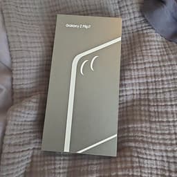 Samsung Galaxy Z Flip7