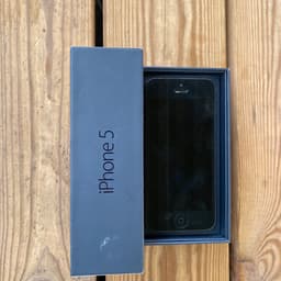 iPhone 5 16GB Svart – Olåst & Fungerande – Med Kartong & Tillbehör