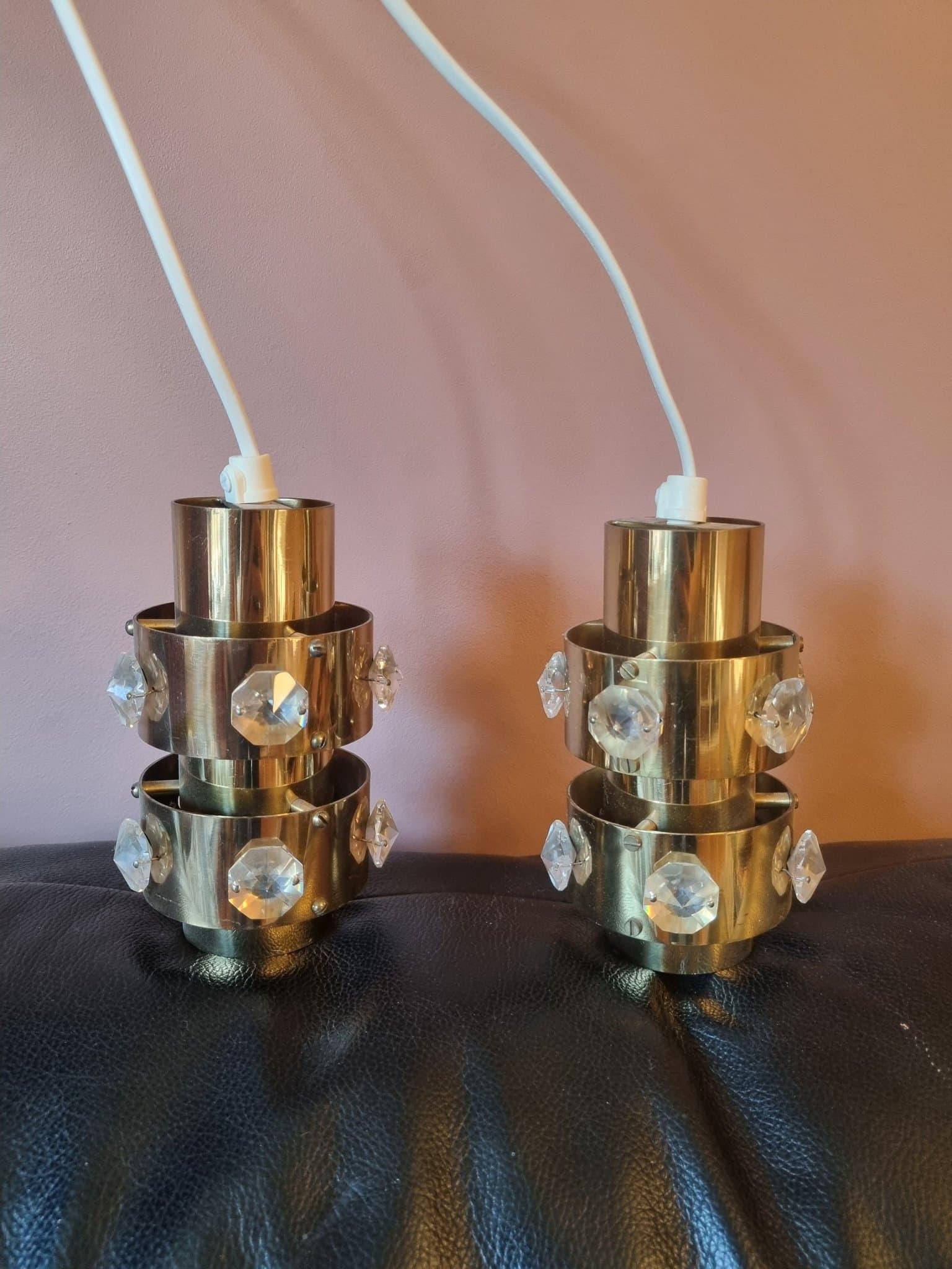 Vackra fönsterlampor i metall med glasprismor Retro