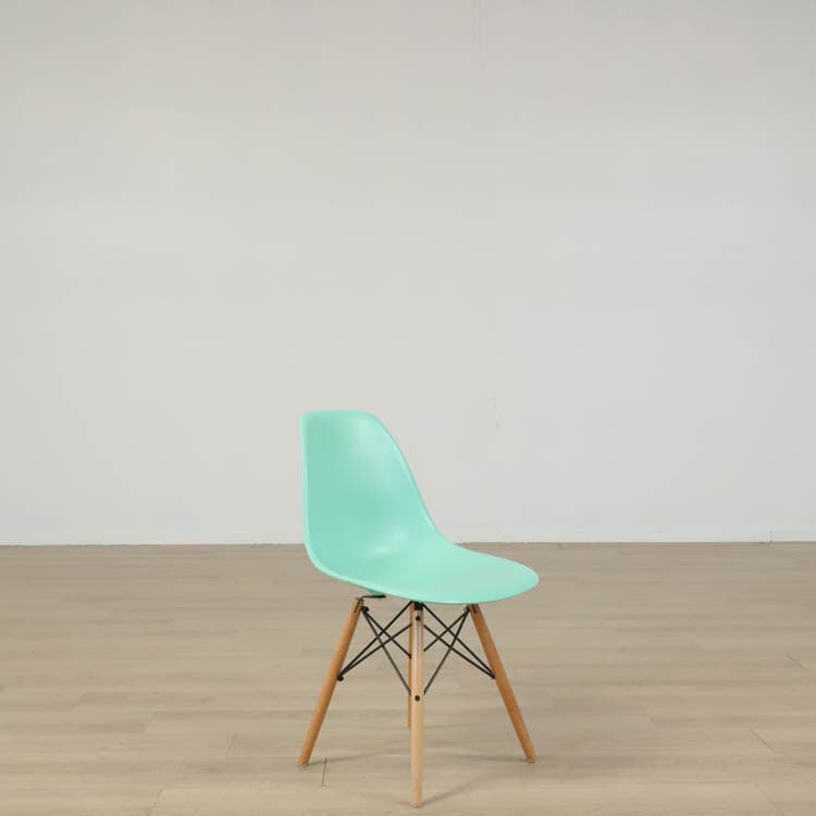 Caféstol Eames Plastic Chair - Grön