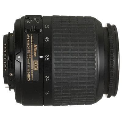 Reflex D3000 - Black + Nikon AF-S DX Nikkor 18-55mm f/3.5-5.6G ED + AF-S DX Nikkor 18-200mm f/3.5-5.6G IF-ED VR f/3.5-5.6