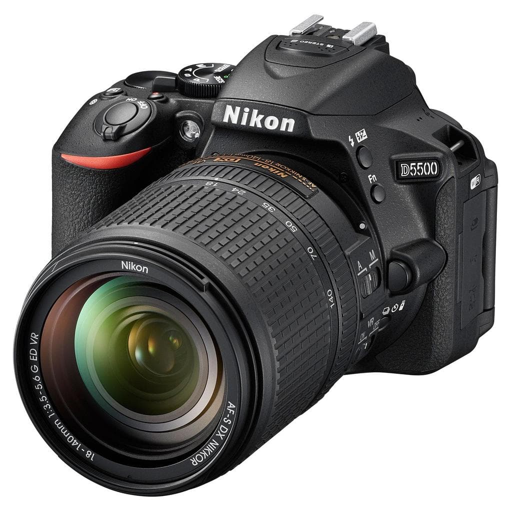 Reflex D5200 - Noir + Nikon AF-S Nikkor 18-140mm f/3.5-5.6 G ED VR f/3.5-5.6 G ED VR