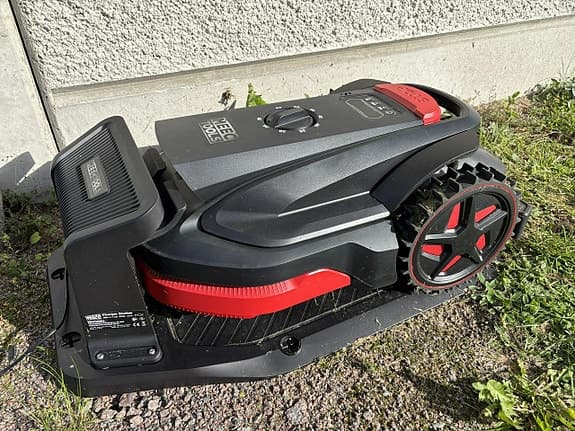 Robotklippare med AI-teknik appstyrd kabelfri