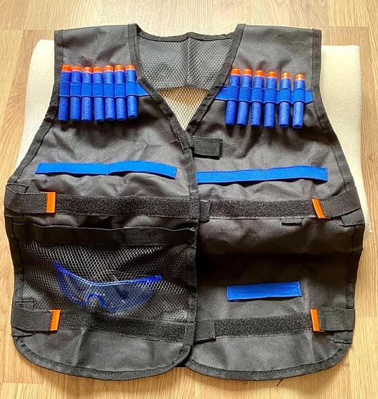 Nerf tillbehör - Väst, skyddsglasögon, extra mag, skott