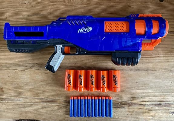 2 st Nerf Elite i Nyskick