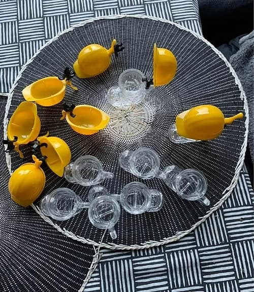 över 25 gamla Snapsglas med hjälm som lock