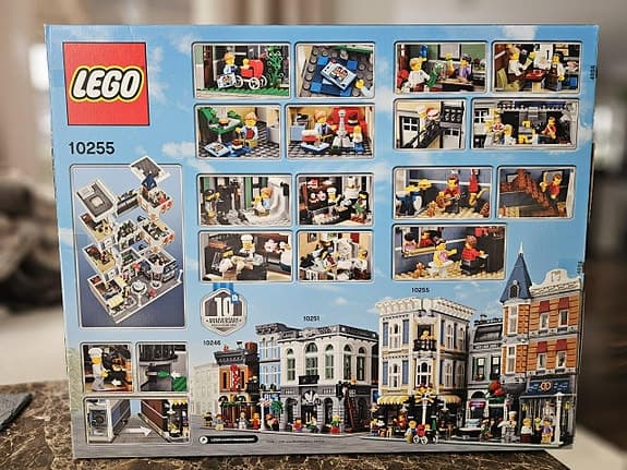 Lego 10255 Assembly Square