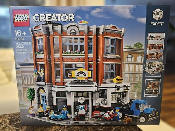 Lego 10264 Corner Garage