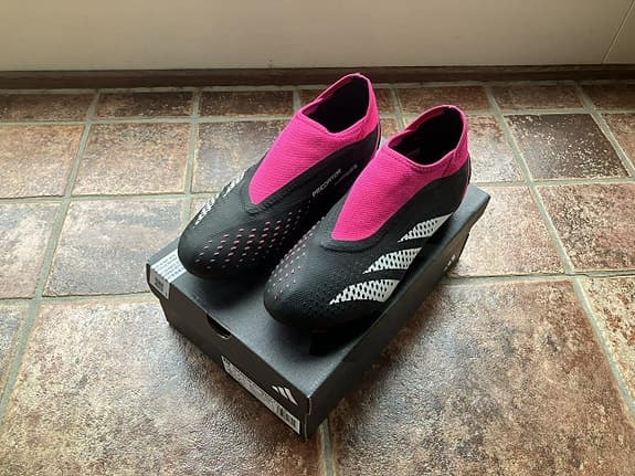 Adidas fotbollsskor - strl.40 2/3