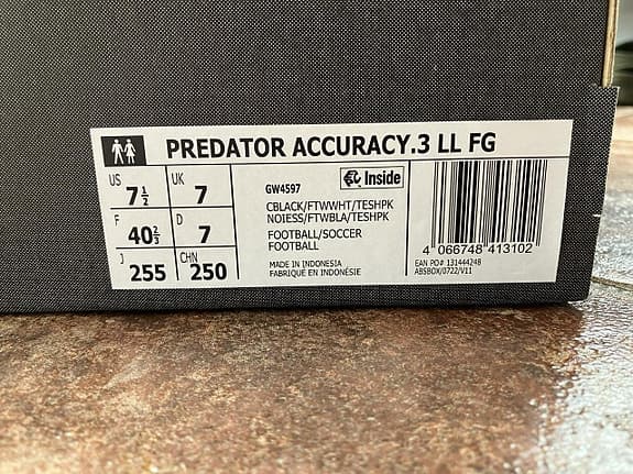 Adidas fotbollsskor - strl.40 2/3