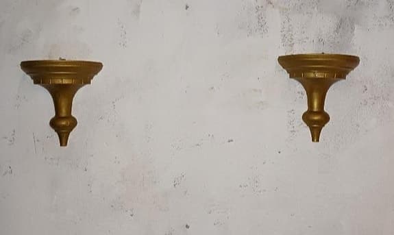 Väggkonsoler i massivt trä