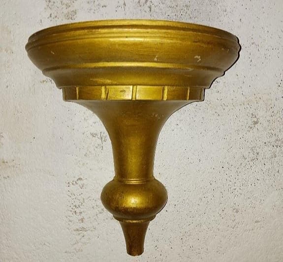 Väggkonsoler i massivt trä