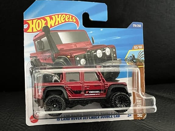 Hot Wheels 15 Land Rover Defender Double Cab