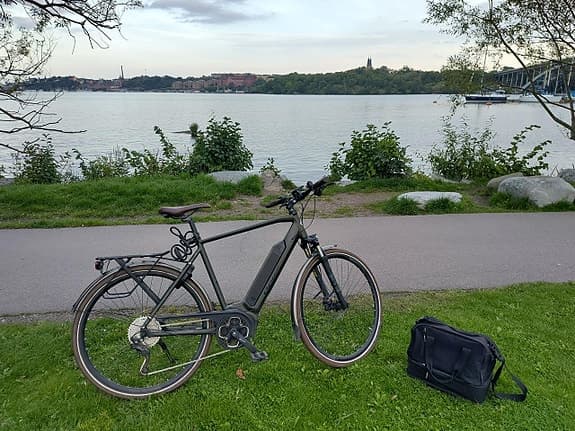 Crescent Elder Elcykel XL med väska & lås i utmärkt skick