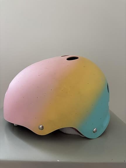 Cykelhjälm/ skatehjälm