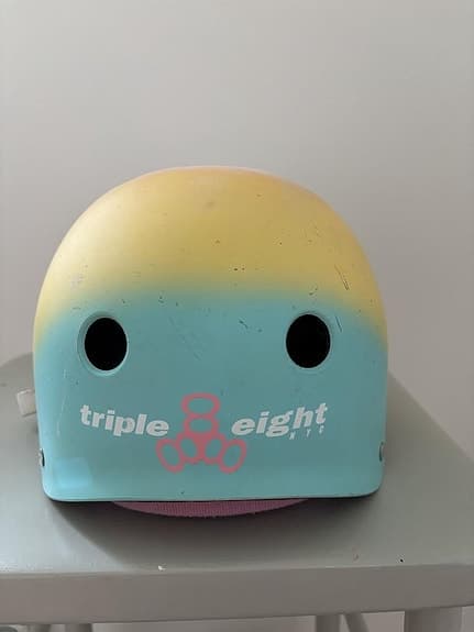 Cykelhjälm/ skatehjälm