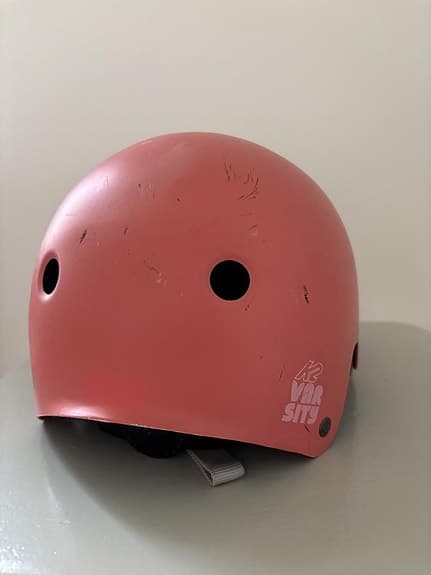 Cykelhjälm/ skatehjälm