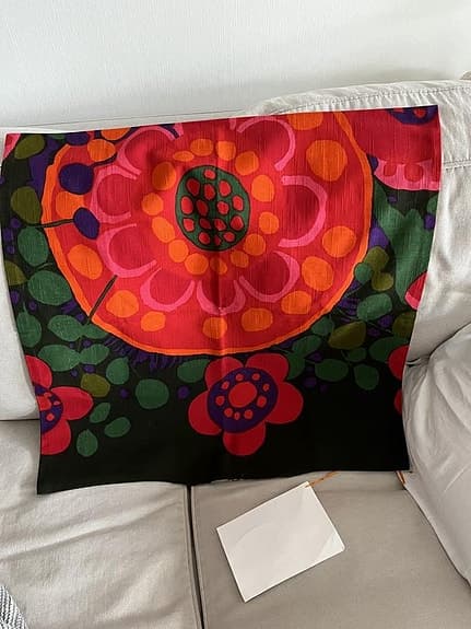 Påbörjad Kuddfodral 60x60 70-tal i nyskick !