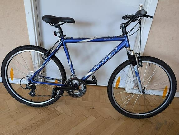 TREK 820E