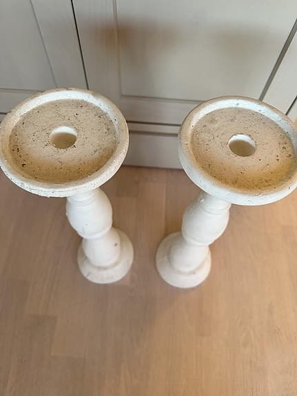 Höga och rejäla ljusstakar för blockljus och kronljus! OBS postar ej!