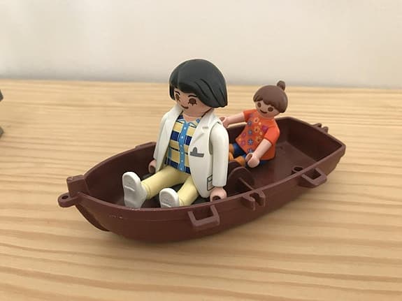 PLAYMOBIL - Figurer och en liten roddbåt