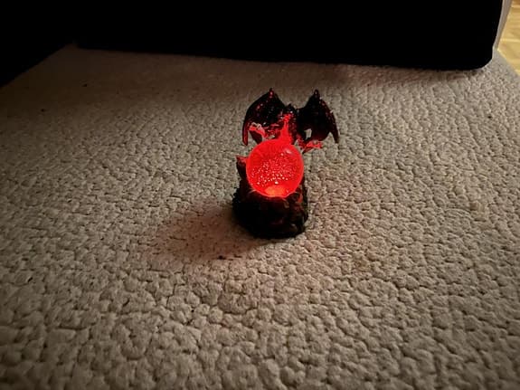 Drake 🐉 Lila 💜 Led lampa olika färger kommer upp i lampan fri frakt