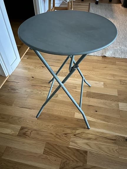 Grönt runt utomhusbord