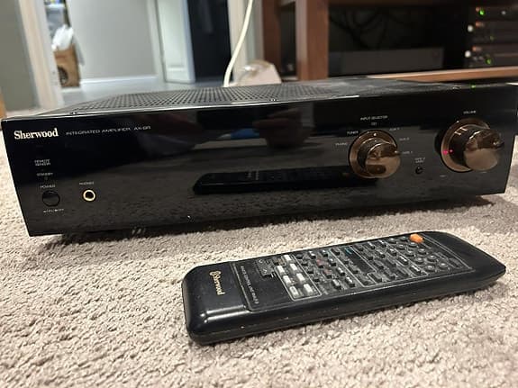Sherwood AX-9R förstärkare med fjärrkontroll