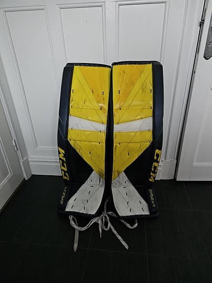 Målvaktsbenskydd CCM EFLEX 5