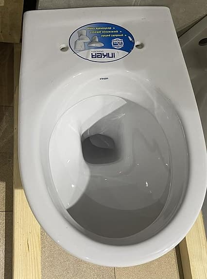 Vägghängd toalett