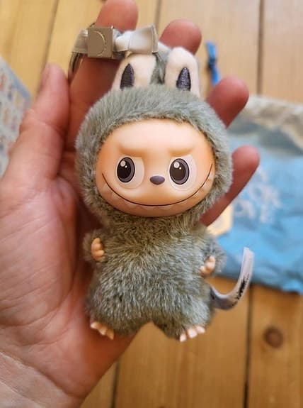 LABUBU, Pop Mart,'Pin For Love' Secret Character