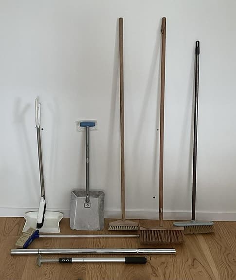 9 SAKER TILL TRÄDGÅRDEN +SNÖSKYFFEL + FÖNSTERPUTS m.m.