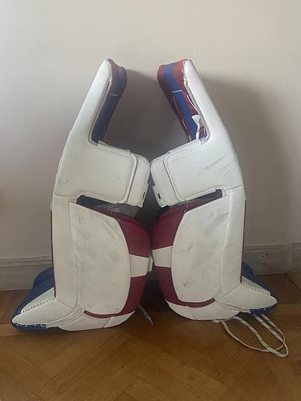 benskydd hockeymålvakt