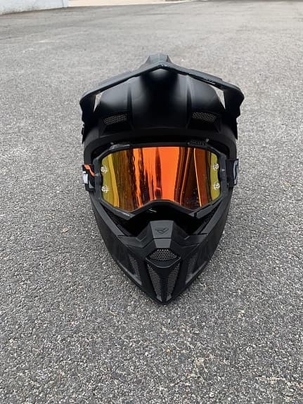 scooter / cross hjälm nyskick / moppe hjälm