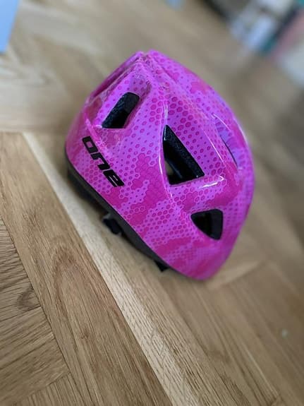 Cykelhjälm barn One Racer - nyskick