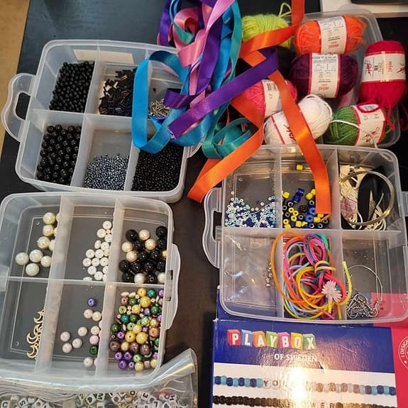 6 Pärlset för smyckestillverkning plus garn NYA