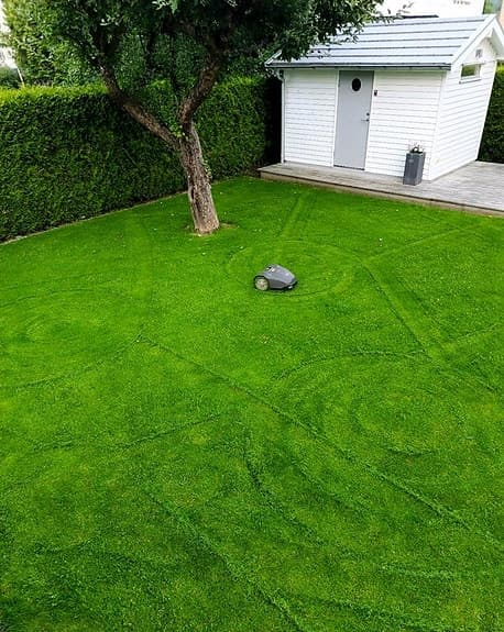 Stiga 230 S Special 3.000 m2 borstlös, knivdisk & app