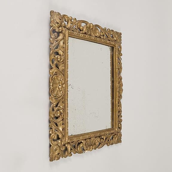 Spegel med guldram rokokostil