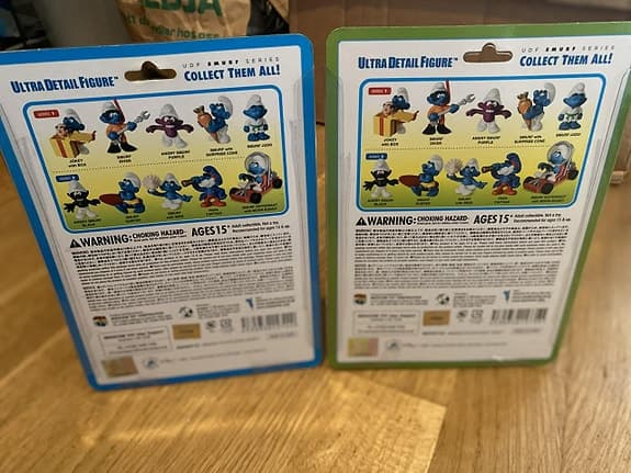 2 st. Ultrasmurfar - jokey med box + smurf/vit duva. Leksak!