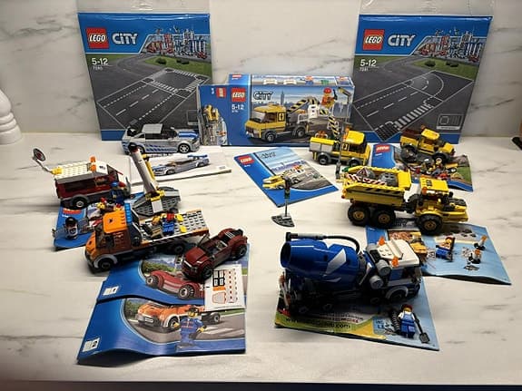 Lego City 7 bilar och nya plattor kompletta