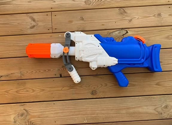 Säljer en vattenpistol