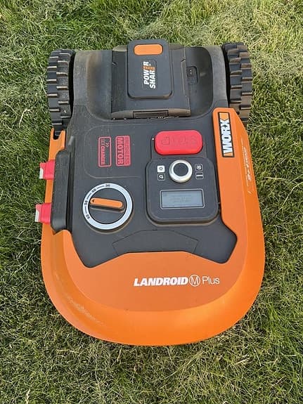 Worx Landroid M700 Plus Robotgräsklippare