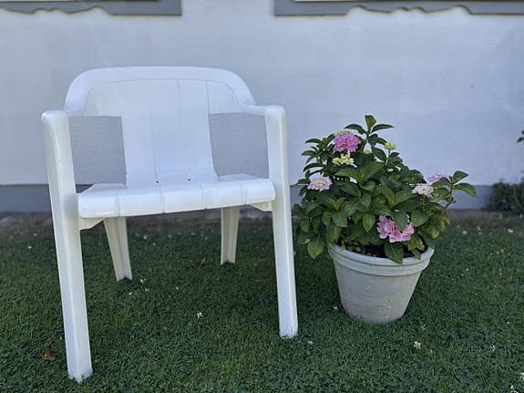 Åtta stabila utestolar fr franska Grosfillex
