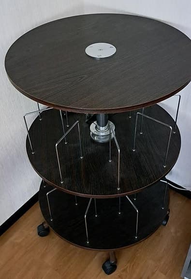 Pärmsnurra, snurrhylla på hjul