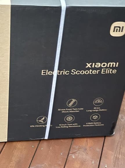 Helt ny Xiaomi elscooter oöppnad i paketet