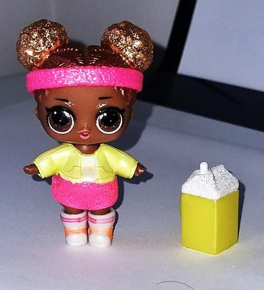 L.O.L. Surprise Glam GliLtter Series Docka - Court Champ