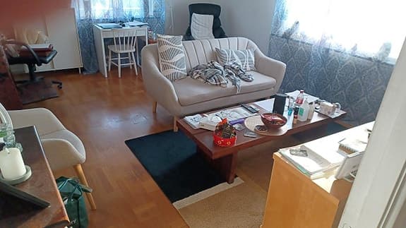 Egedal sofa 2.5 sits, beige color. som ny .begar pris 1400 kronor