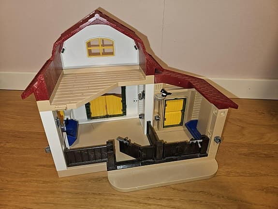 Playmobil stall med tillbehör