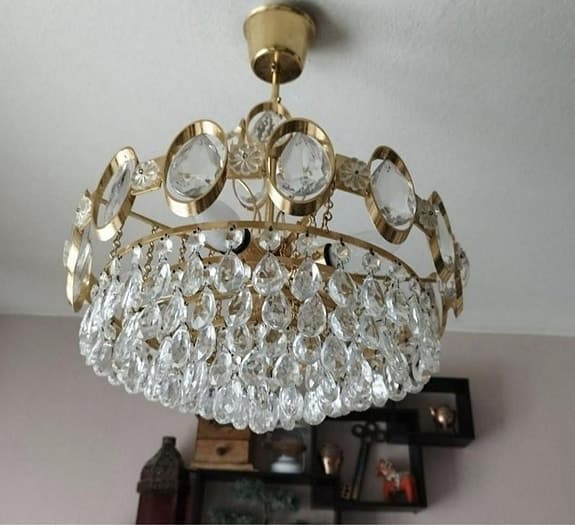 TAKLJUSKRONA 1900-tals i exklusiva dropp prismor .