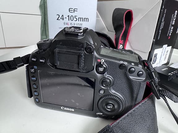 Canon EOS 5DsR kamerahus + Canon EF 24-105mm f/4L IS II USM